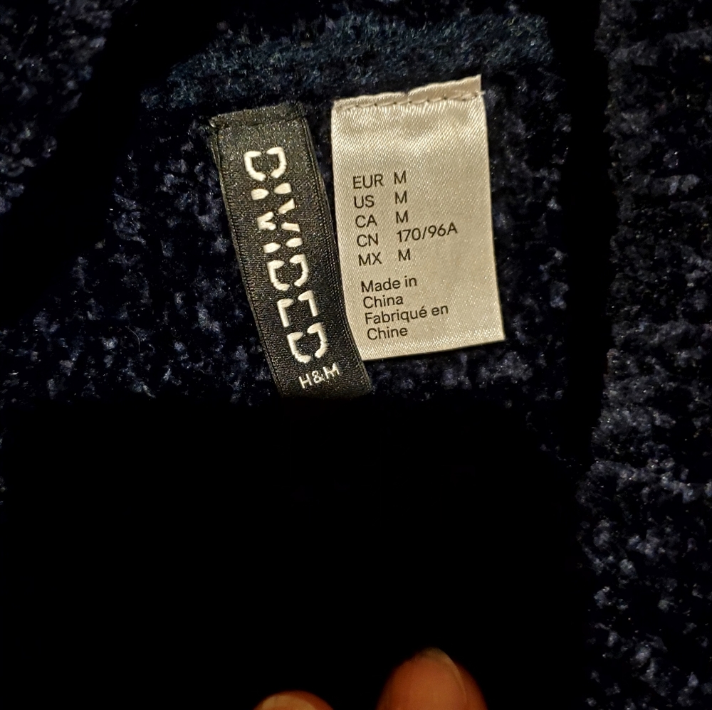 Turtle neck sweater - Picture 3 of 3